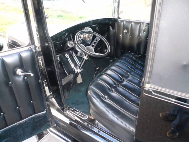 File:Robert-richard-souza-1929-ford-for-sale3.jpg