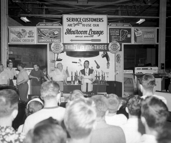 File:1954-pennsylvania-autorama2.jpg