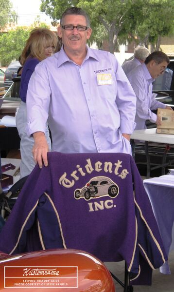 File:Tridents-reunion-2010-7.jpg