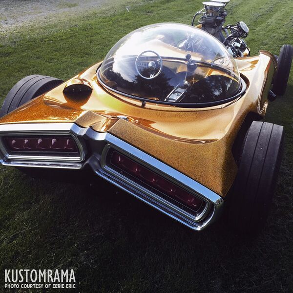 File:Eerie-eric-iron-lung-bubbletop6.jpg