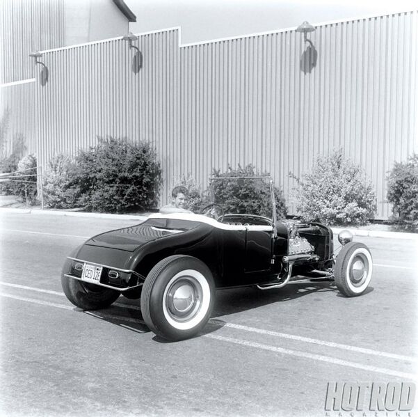File:Skip-torgerson-1927-ford.jpg
