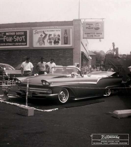 File:Ron-volpe-1957-ford-convertible-custom6.jpg