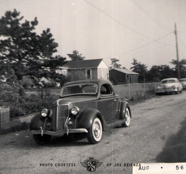 File:Joe-brienza-1936-ford-kustomrama.jpg