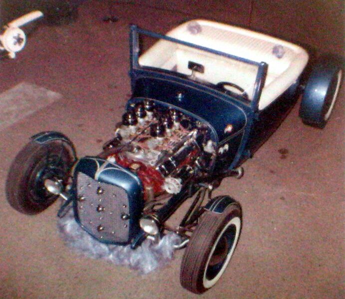 File:Dell-aune-1928-ford.jpg