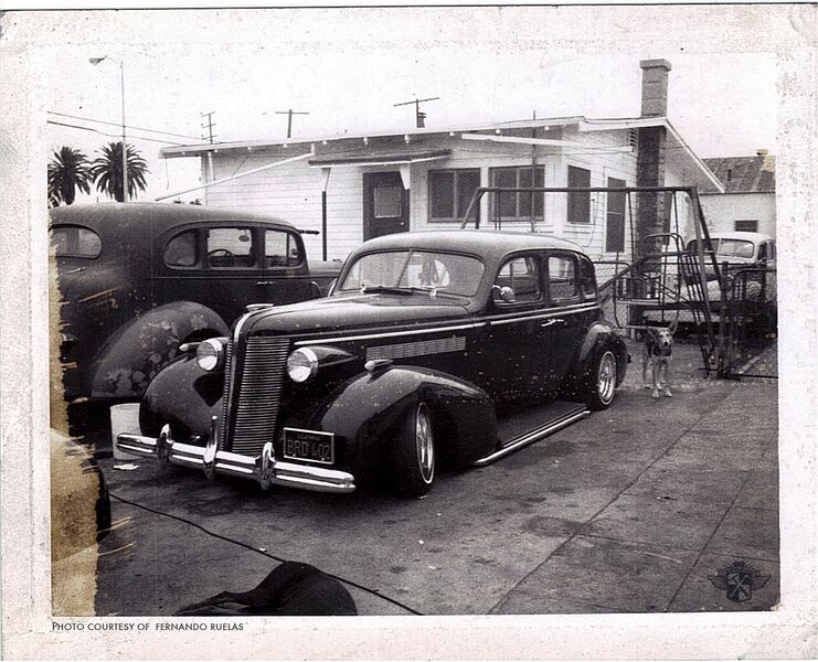 File:Fernando-ruelas-1937-buick6.jpg