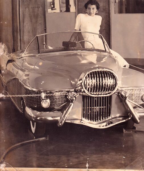 File:Frank-mann-baby-lesabre-custom2.jpg
